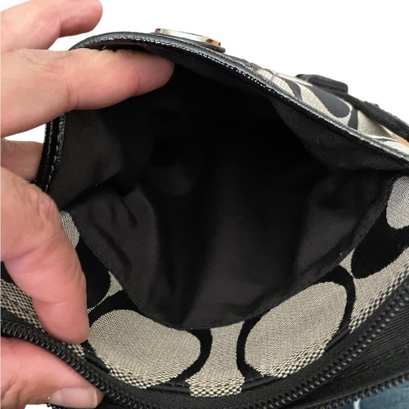 NWOT Coach black and beige signature crossbody - Picture 4 of 9